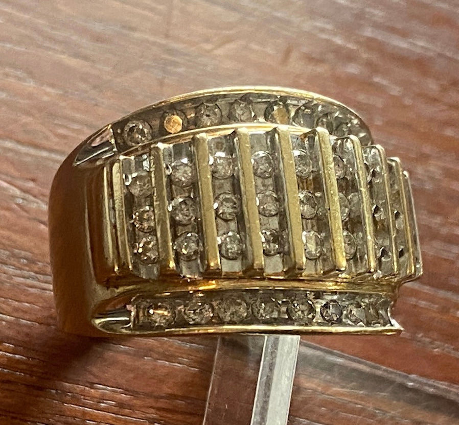 10k Yellow Gold .40ctw Round Diamond Row Ring Sz 6