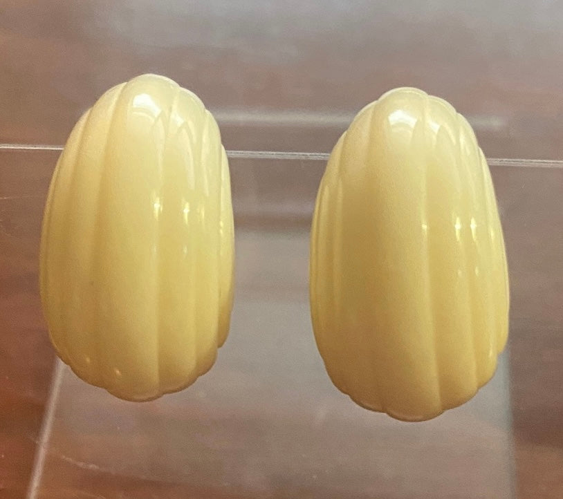Cream Ivory Puffy Plastic Ribbed Earrings Pierced