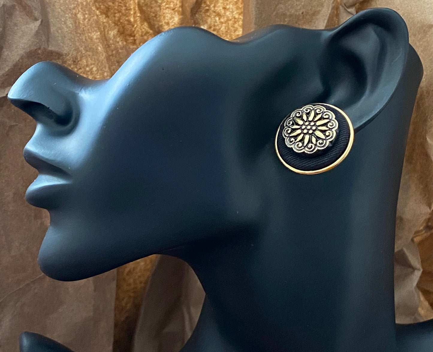 Vintage 80's Gold Tone Round Button Flower Pierced Earrings