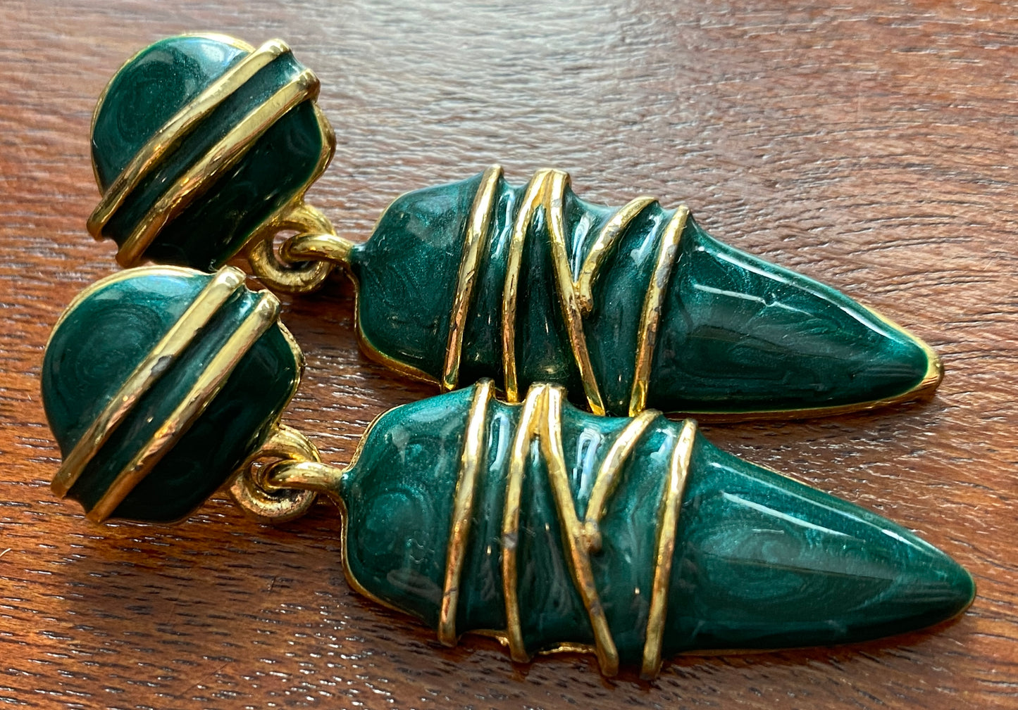 Vintage 80's Gold Tone Green Metallic Enamel Drop Dangle Pierced Earrings