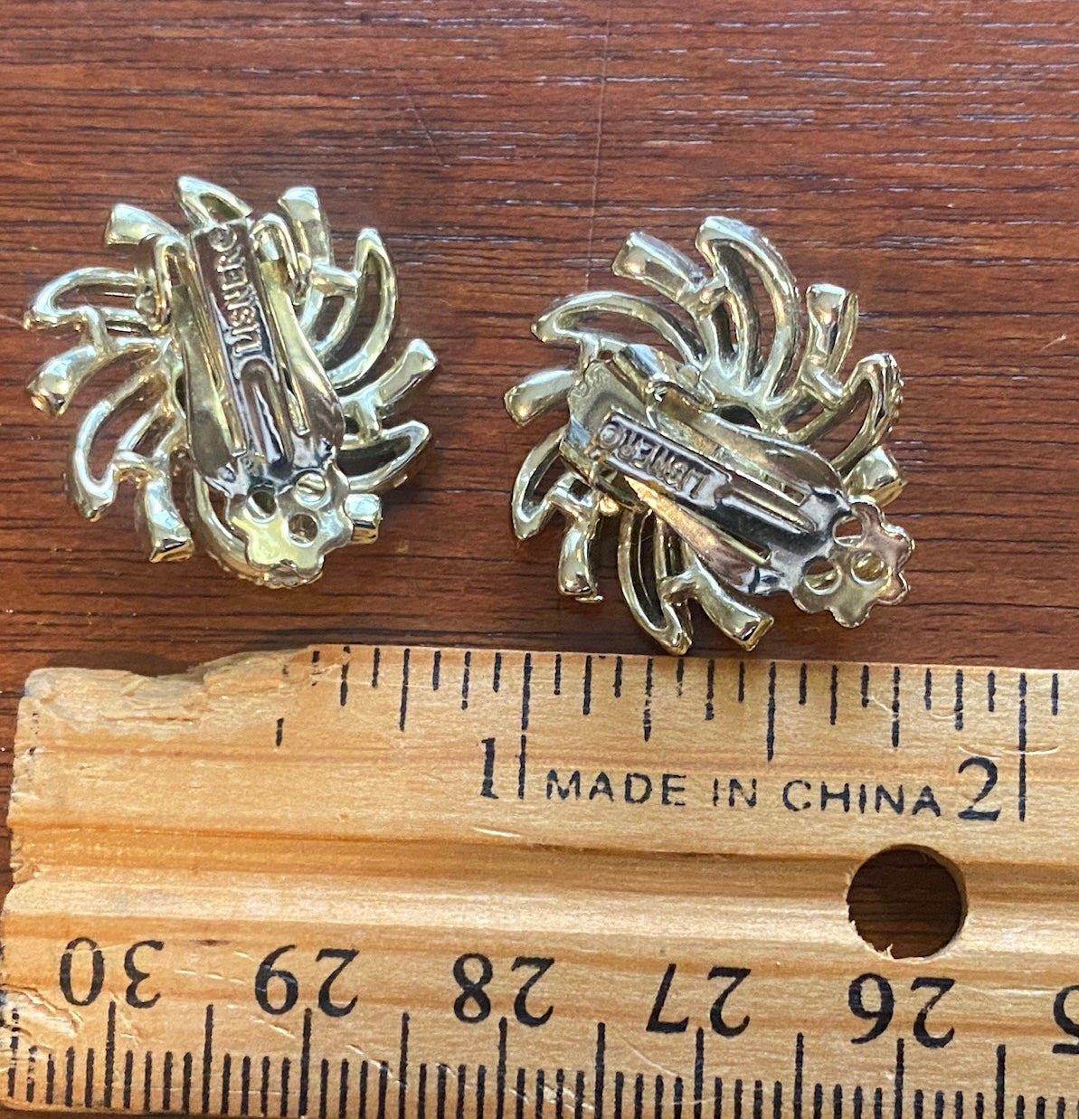 Vintage Lisner Gold Tone Metal Rhinestone Clip Ons Earrings