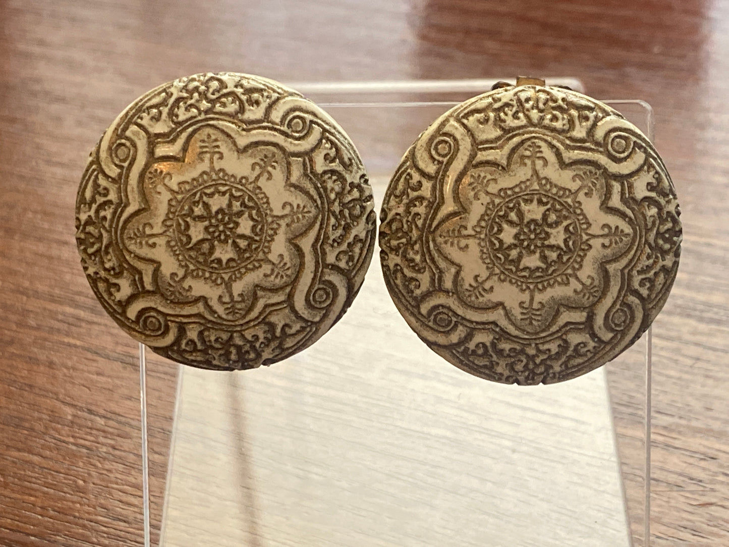 Vintage Carved Large Round Clip on Earrings Intricate Pattern