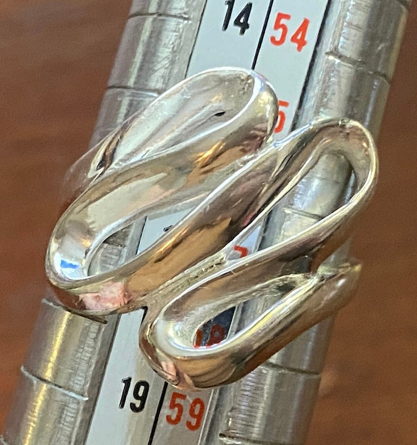 Sterling Silver 925 Large Swirl Wave Ring Sz 7.75 Signed TH