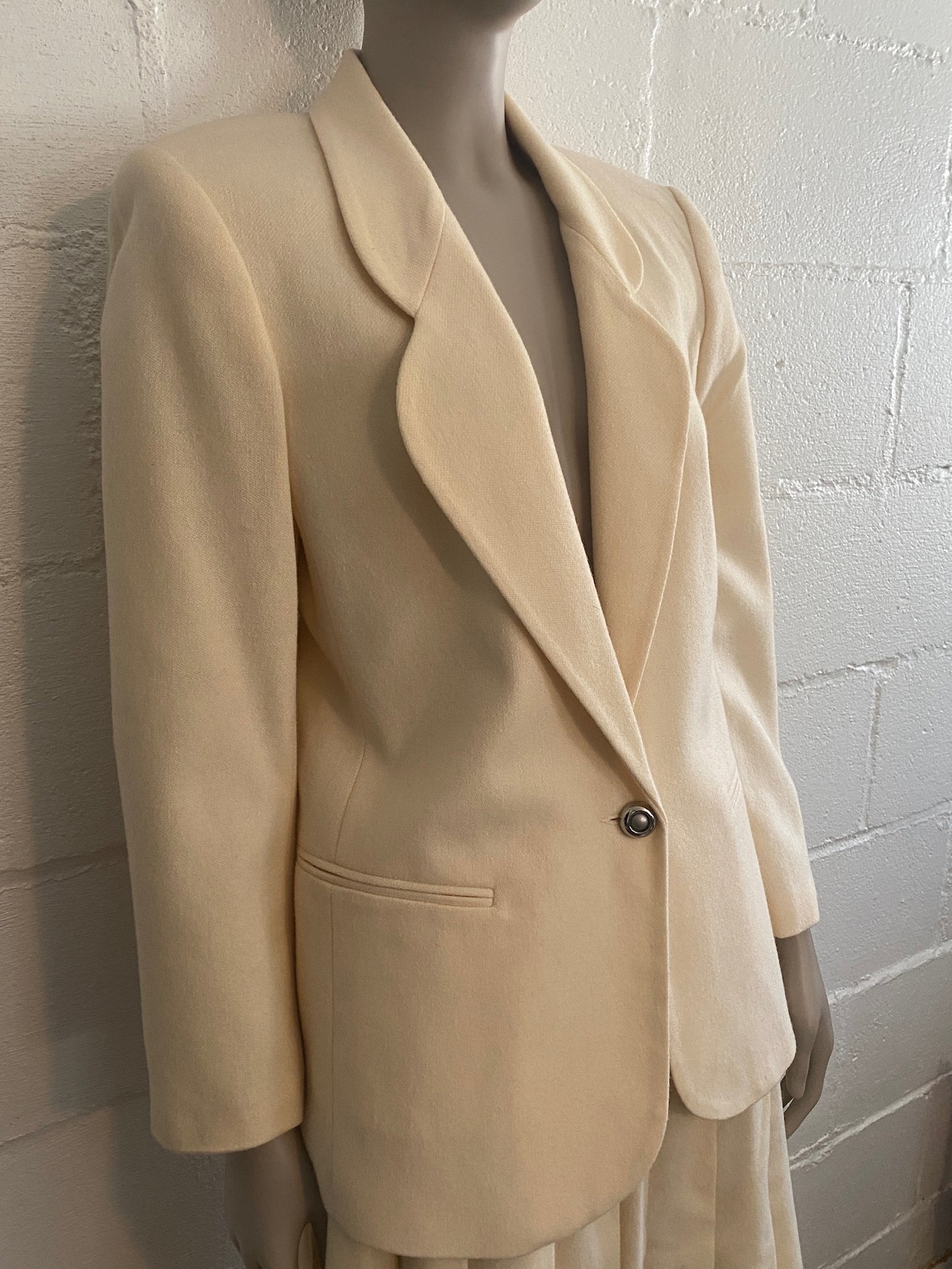 Vintage Koret Petites Pure Wool Ivory Pleated Suit Blazer Set Sz 10