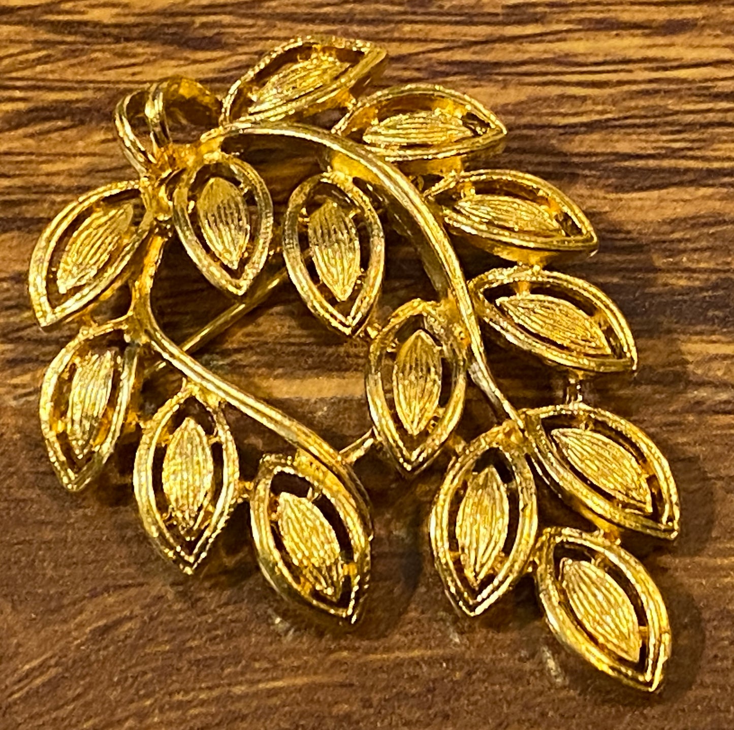 Vintage Signed Napier Gold Tone Metal Leaf Large Brooch Pin