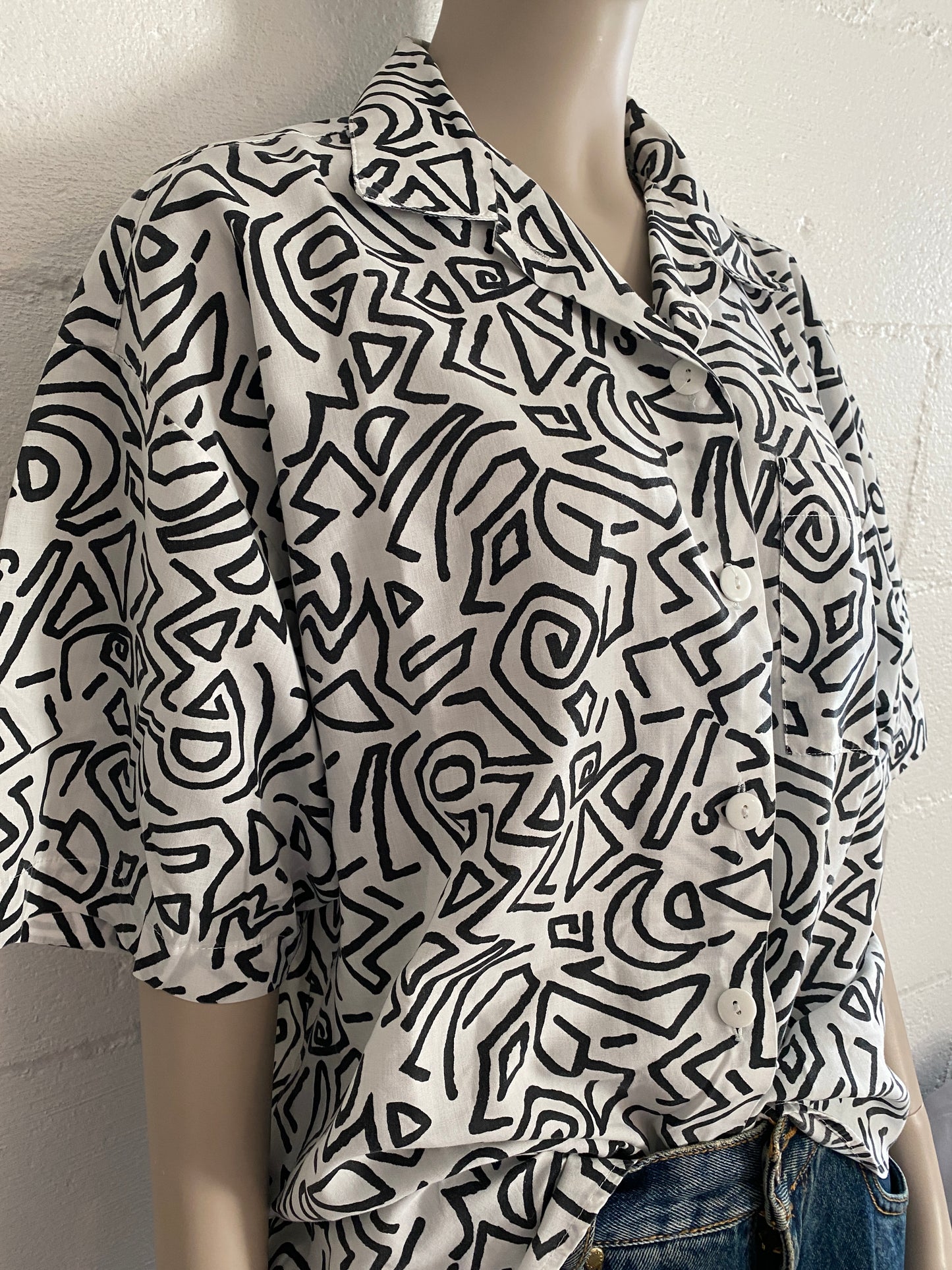 Unisex Vintage Cervelle Graphic 90's Print Button Up Shirt Black White