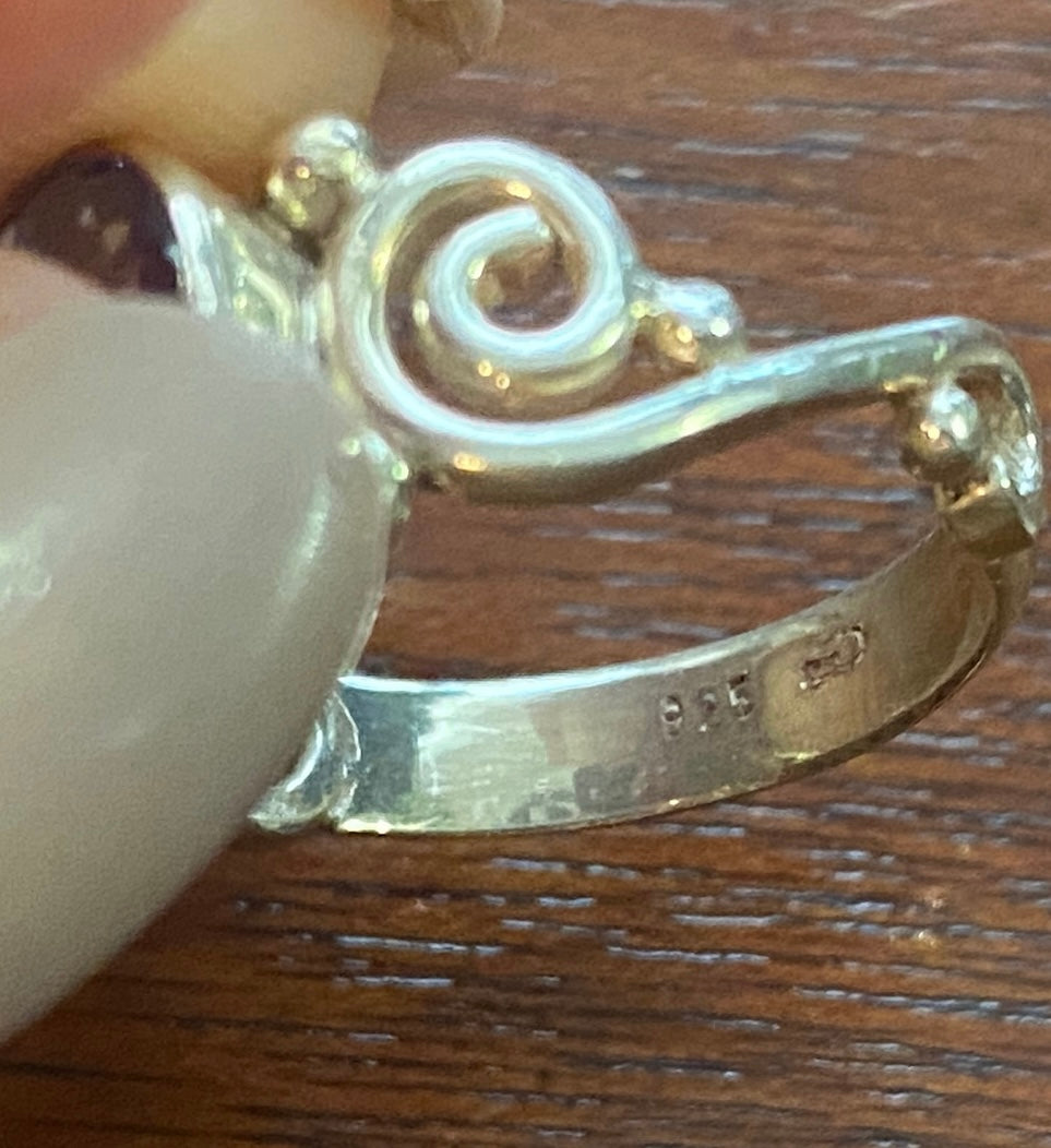 Sterling Silver 925 Oval Amethyst Solitaire Swirl Design Ring Sz 7.75