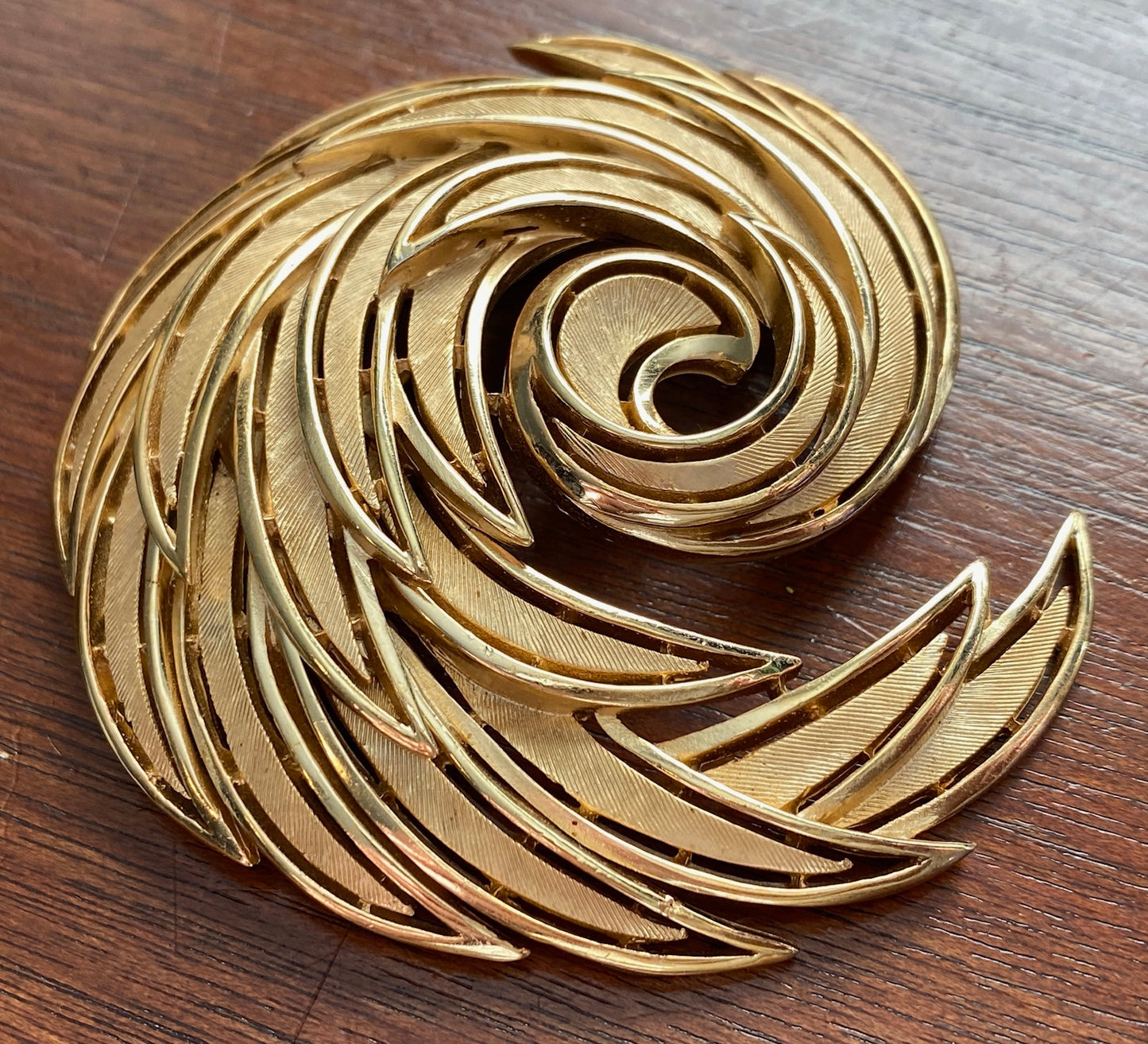Vintage HUGE Crown Trifari Two Tone Gold Swirl Spiral Brooch Pin
