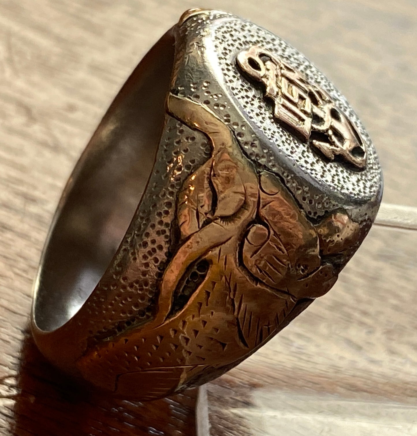 World War II Era USN Navy Ring Sz 8.5