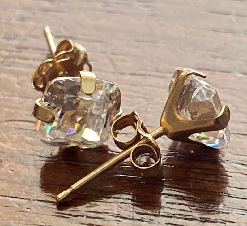 14k Yellow Gold 6mm Cushion Cut Square CZ Stud Pierced Earrings