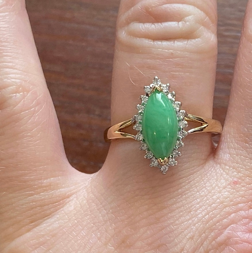 14K Yellow Gold Jade Cabochon Diamond Accent Ring Sz 8