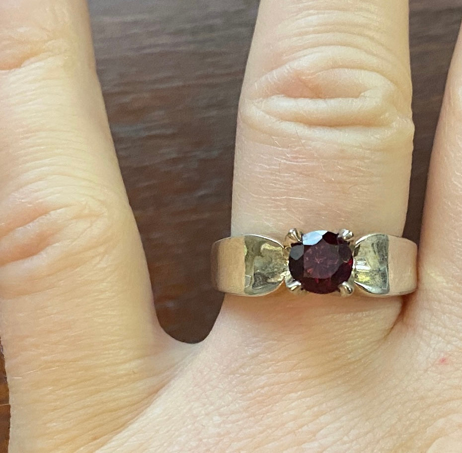Sterling Silver 925 Round Garnet Solitaire Bow Tie Ring Sz 7.75