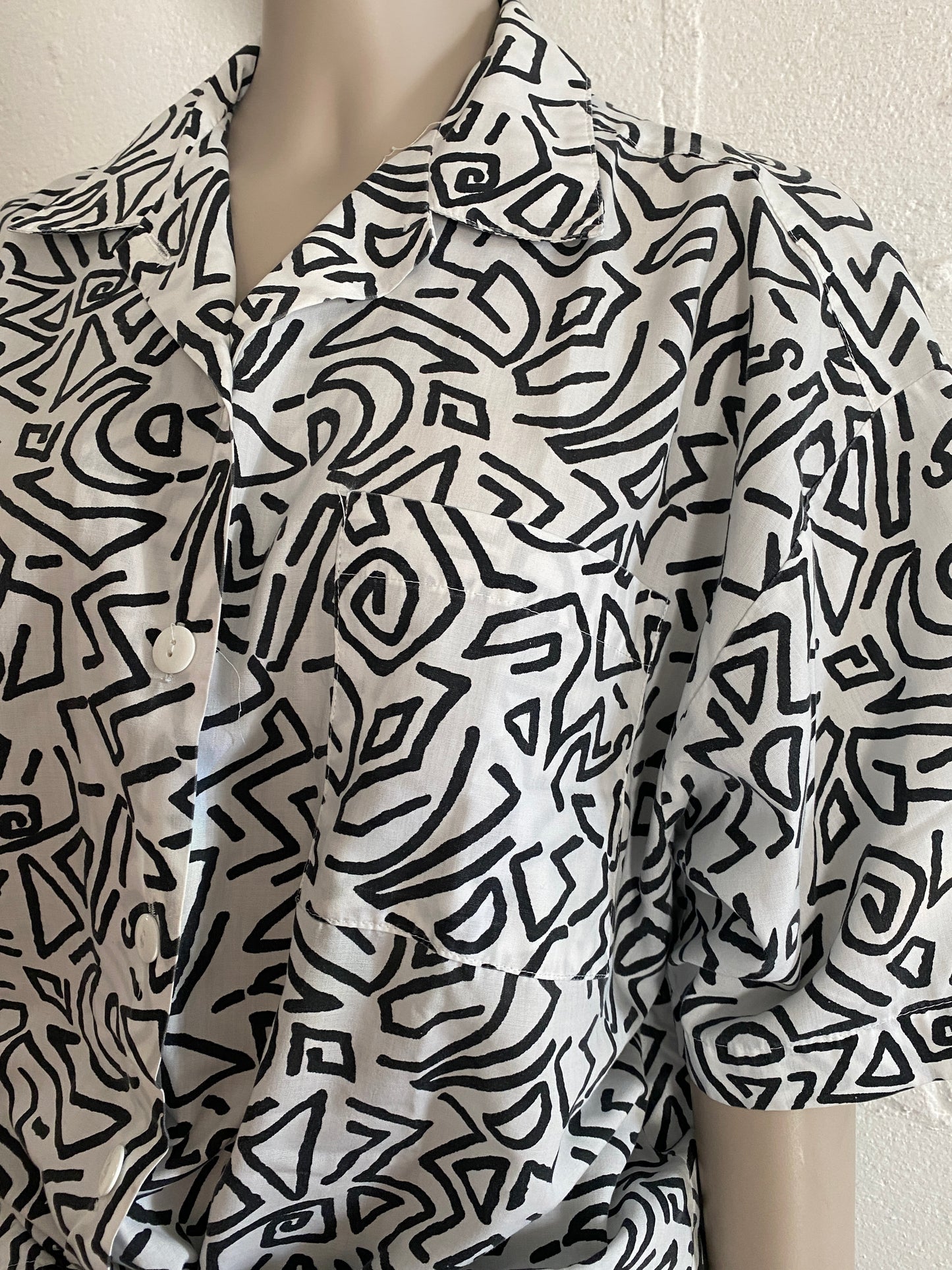 Unisex Vintage Cervelle Graphic 90's Print Button Up Shirt Black White
