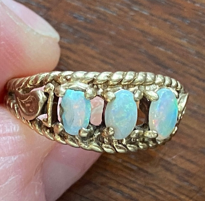 Vintage 10k Yellow Gold Oval Fire Opal 3 Stone Ring Sz 6