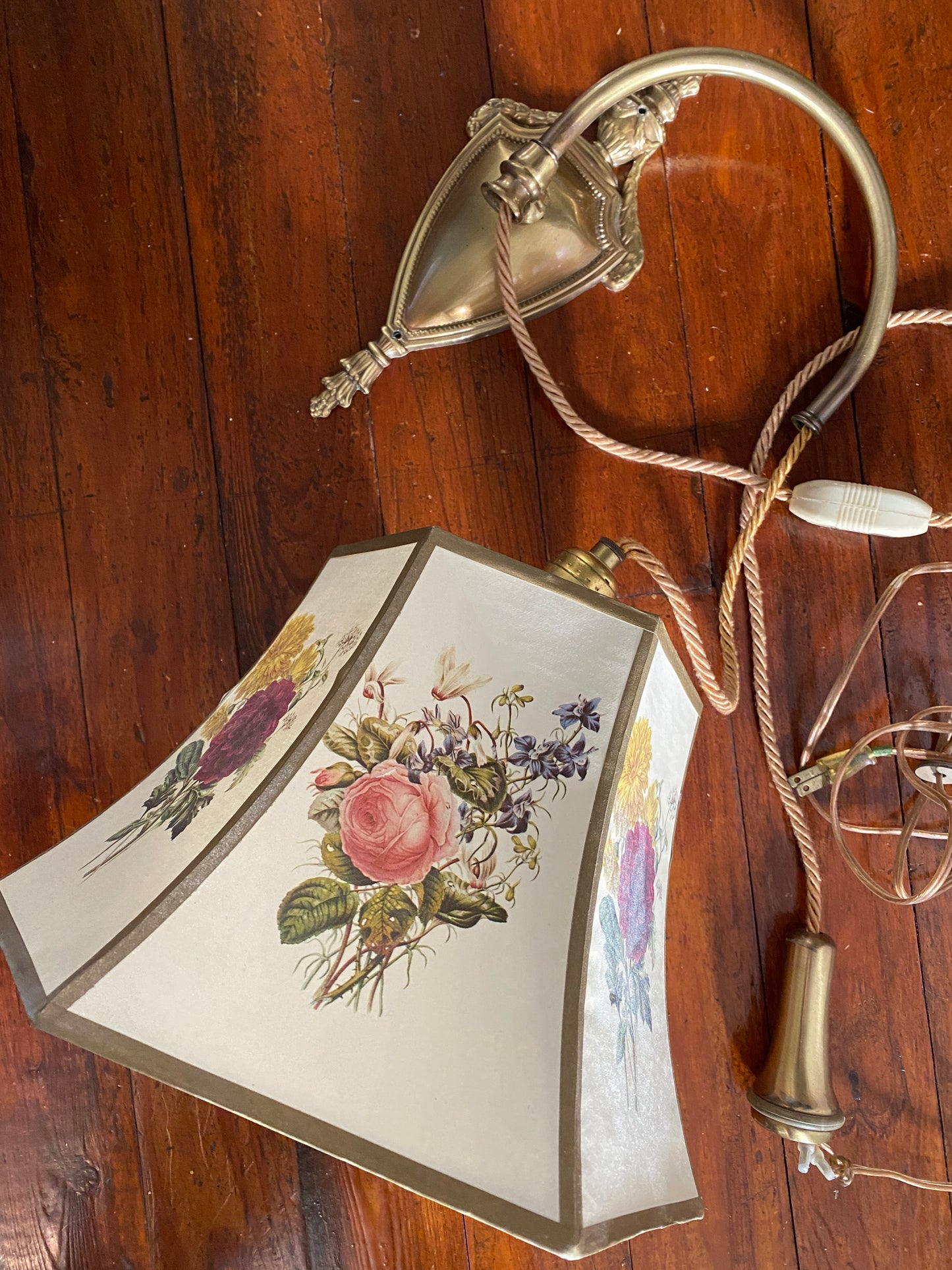 Vintage Colonial Premier Brass Hanging Sconce Light Lamp Floral Shade