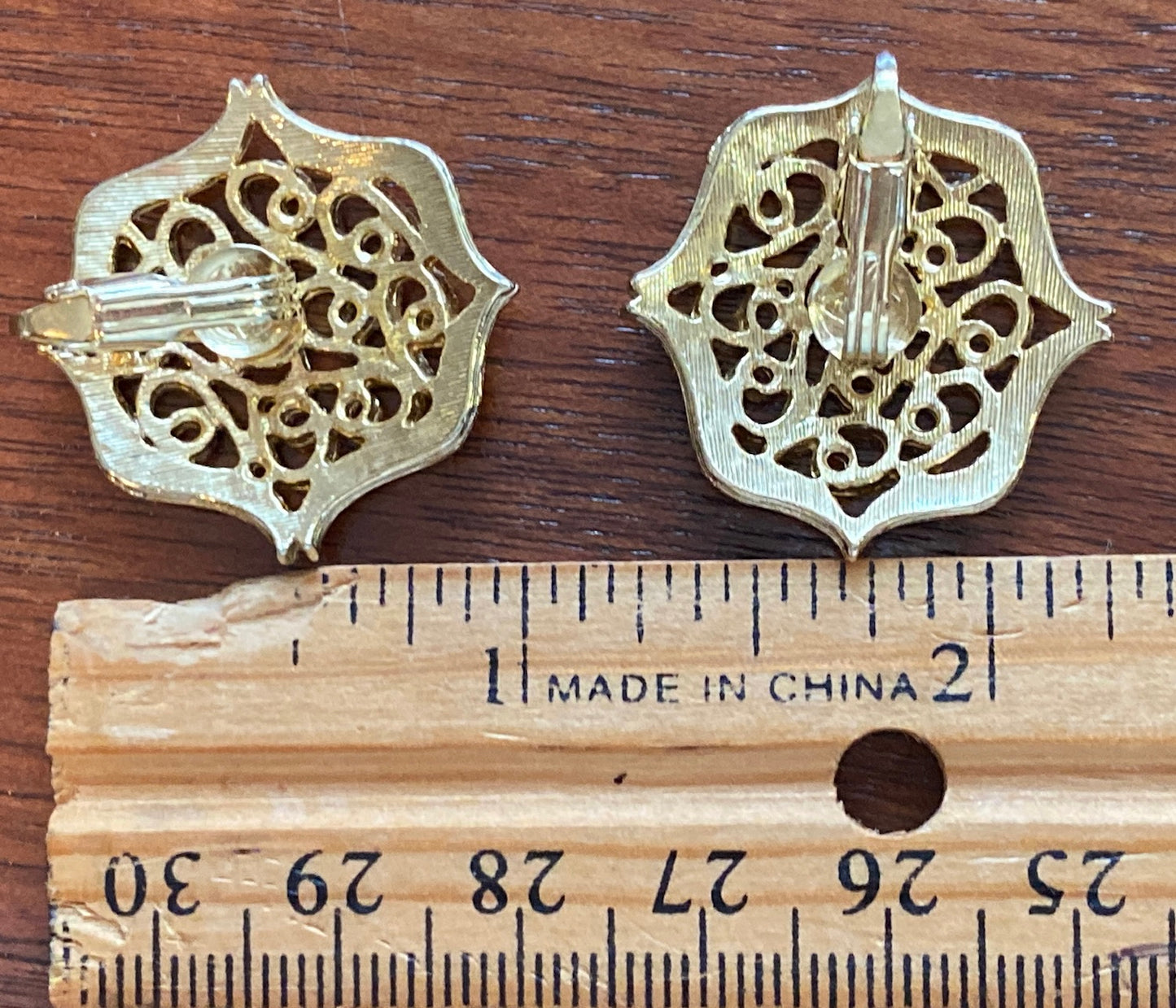 Vintage 80's Gold Tone Filigree Clip On Earrings