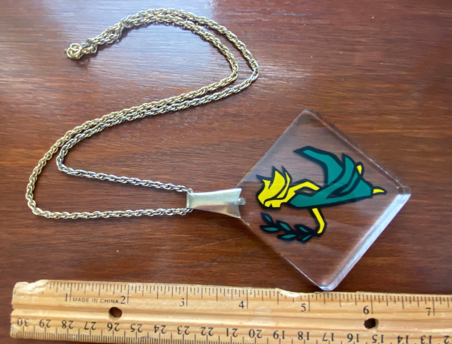Vintage Signed Da Vinci Lucite Laurel Statement Chain Link Pendant Necklace