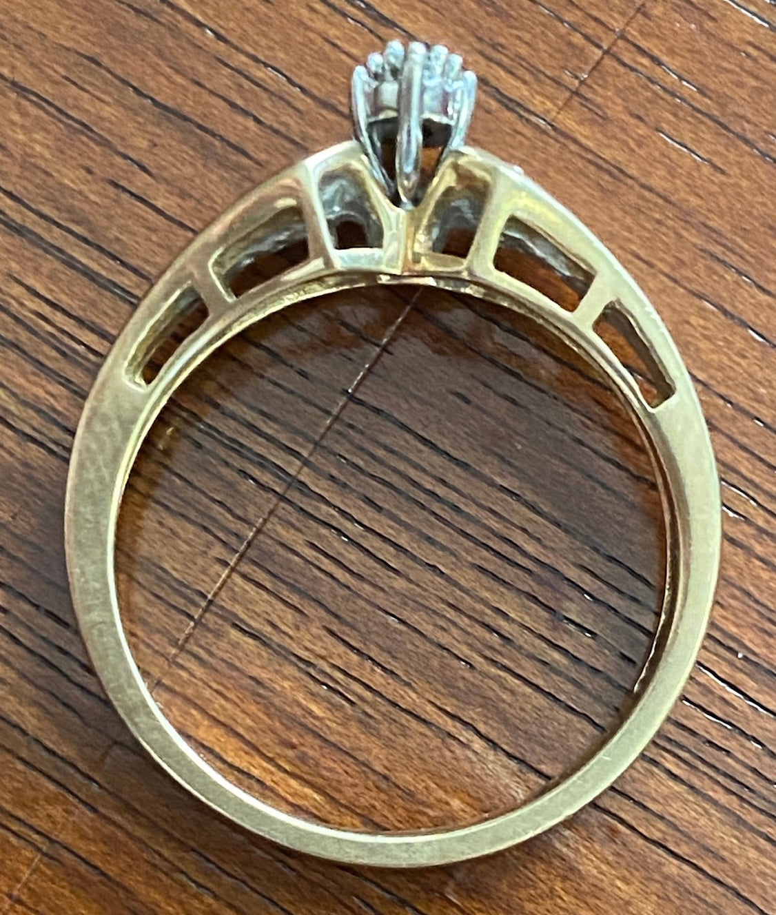 10k Yellow Gold Diamond Bowtie Ring Sz 7