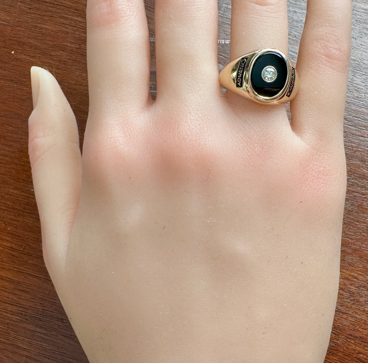 Mens Vintage Cinergy 14k Yellow Gold Black Onyx Diamond Signet Ring 9