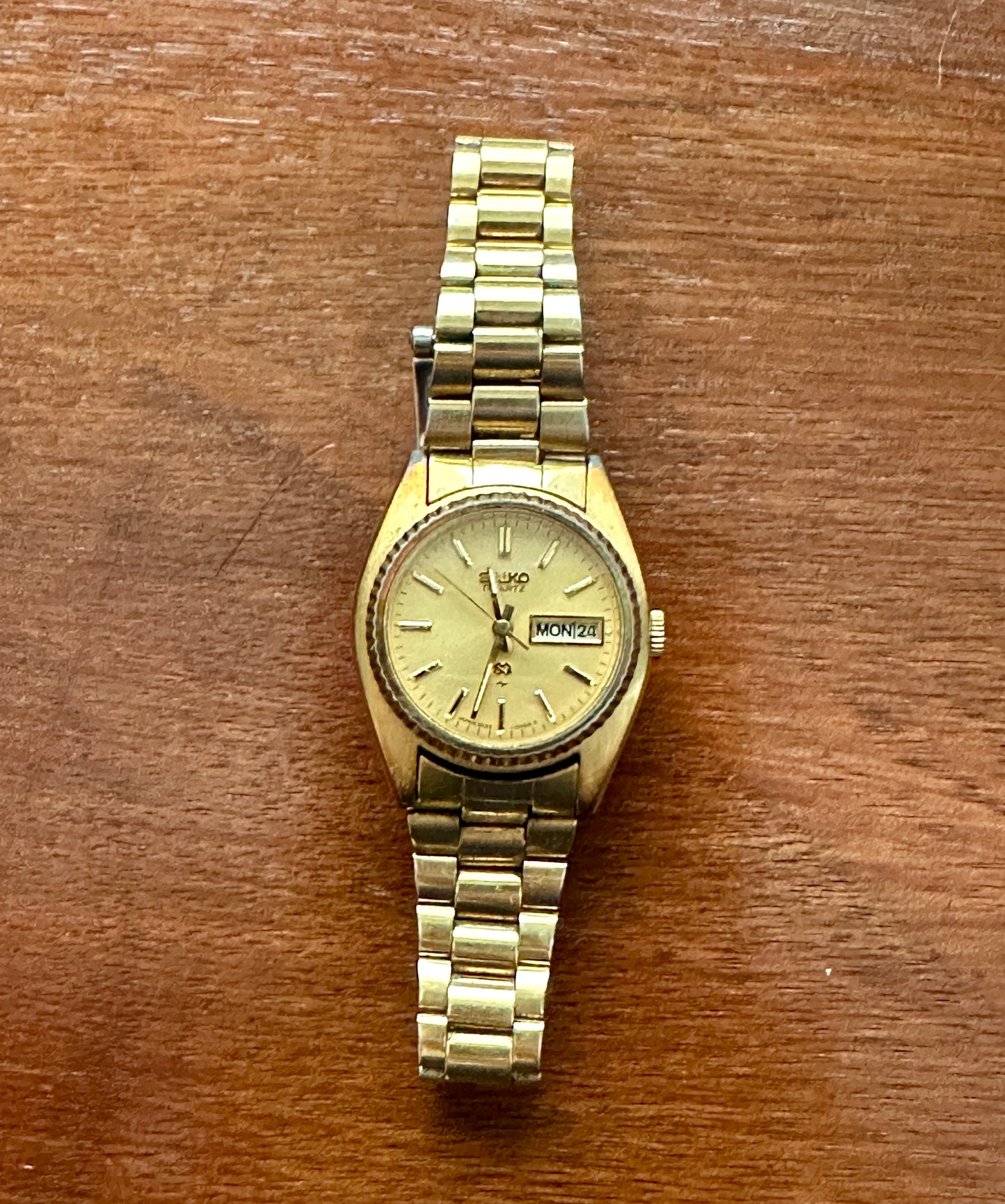 Woman's Vintage Gold Seiko Quartz Watch Wristwatch Day Date 8523-0050