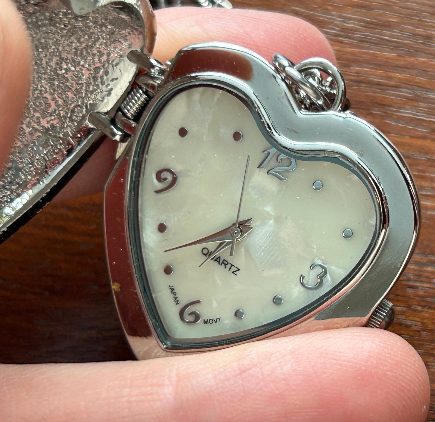 Vintage Hammered Silver Tone Puffy Heart Locket Watch Japan