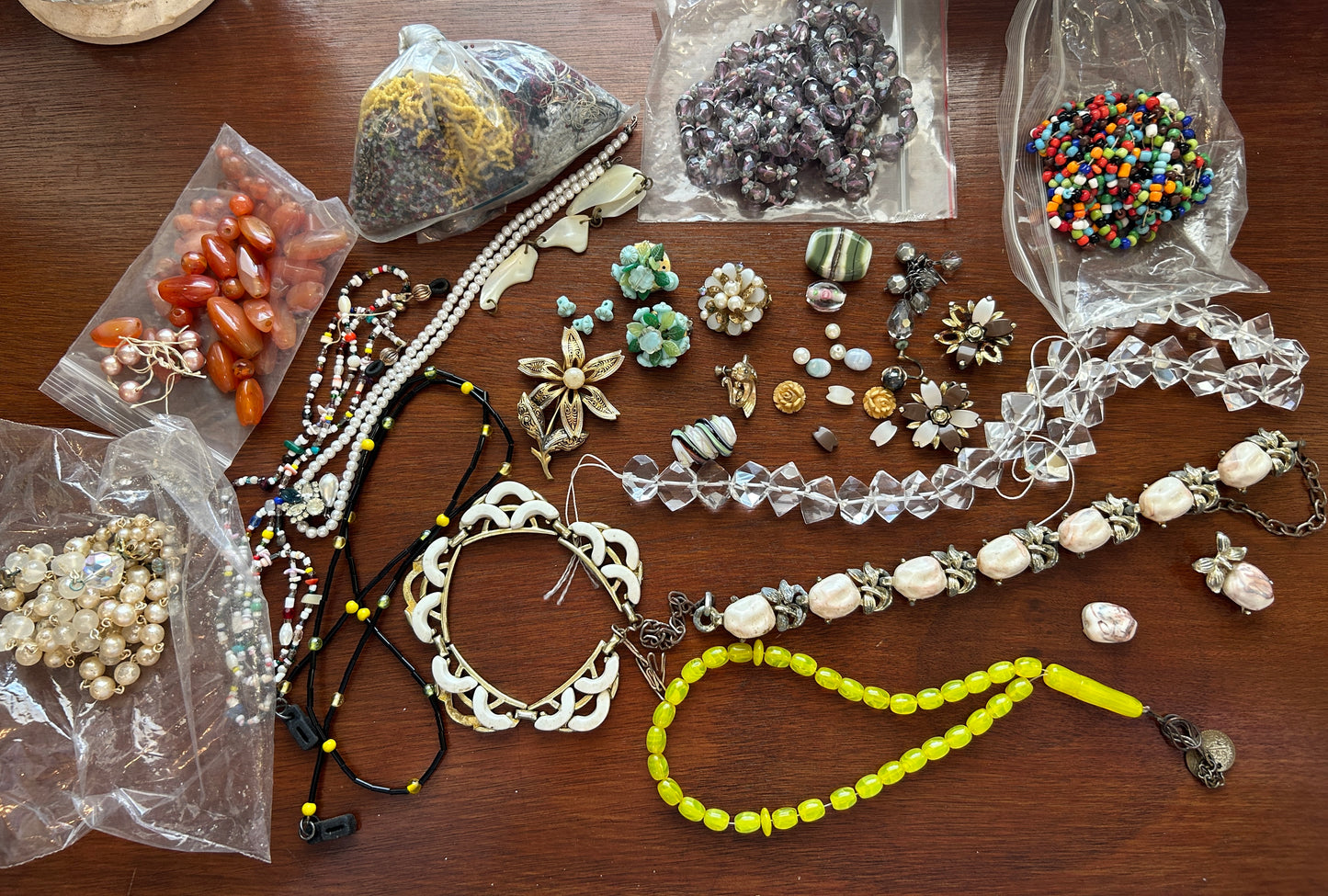 Jewelry Bead Lot Glass Seed Bead Thermoset Vintage Plastic Harvest Repair Crafts