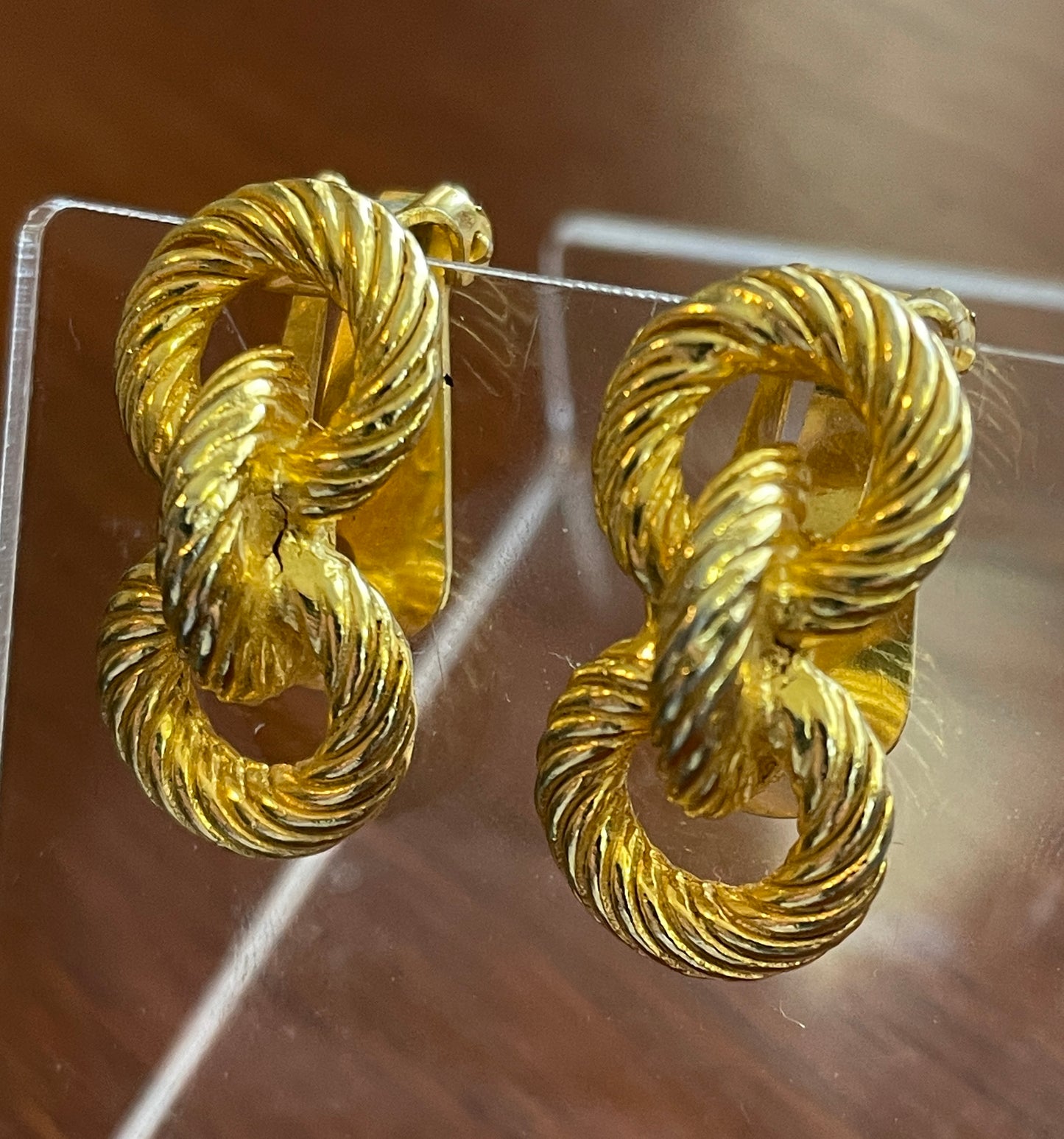 Vintage Gold Tone Mimi Di N Knotted Rope Clip On Earrings