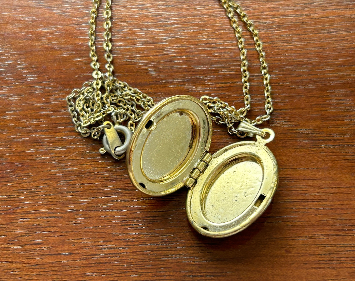 Vintage Gold Tone Chain Necklace Hand Painted Oval Porcelain Locket Pendant