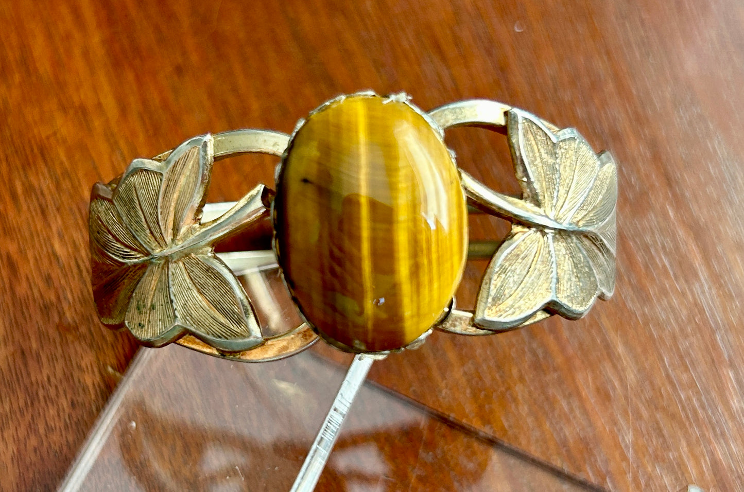 Vintage Gold Tone Leaf Clamper Bracelet Large Tiger Eye Cabochon Bracelet