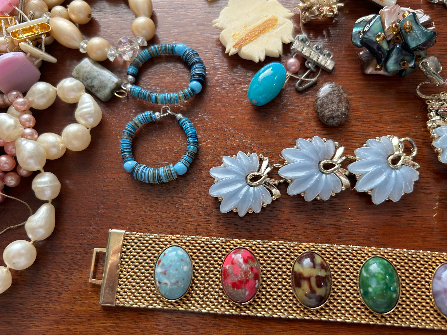 Vintage Craft Harvest Bead Jewelry Lot Glass Cabochon Celluloid Thermoset & More