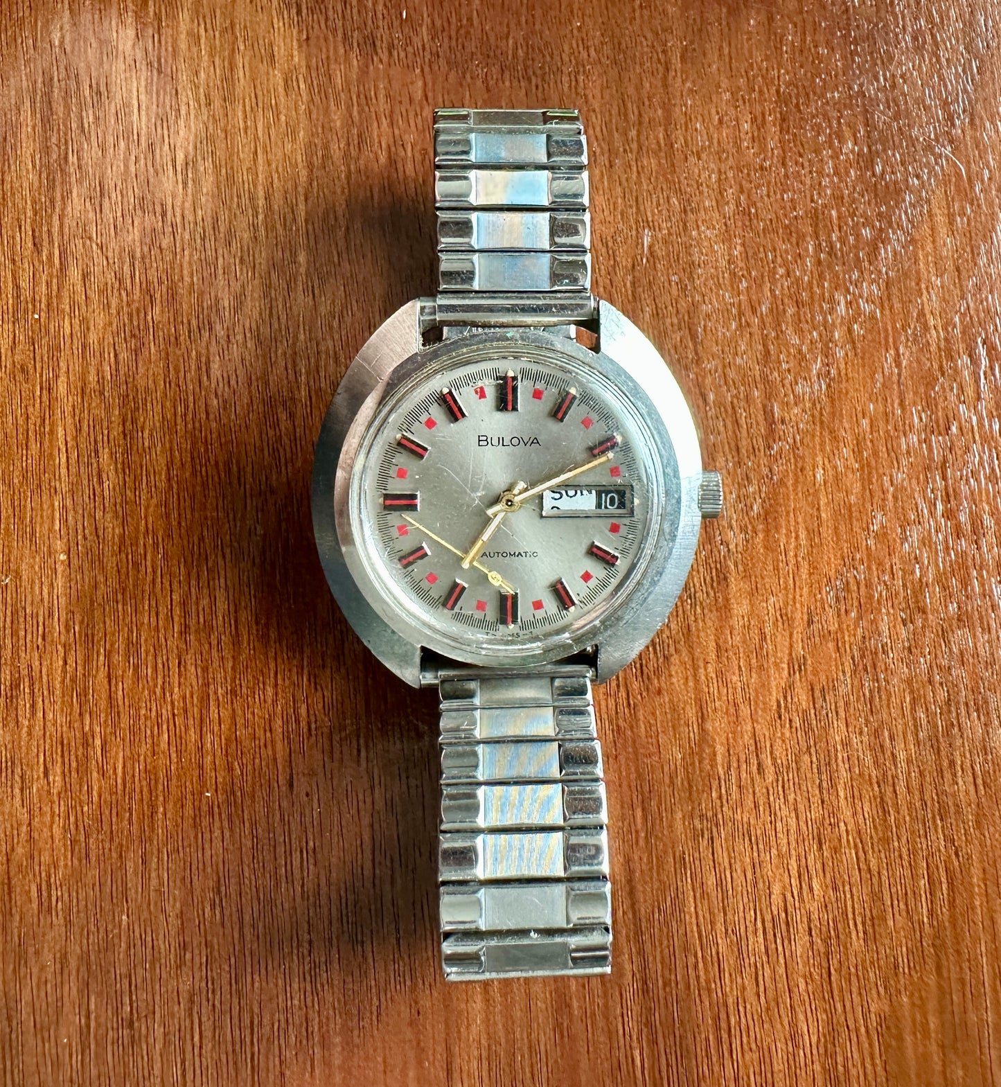 Vintage 1970s Bulova Jet Star Mens Space Age Design Wristwatch Stainless Steel