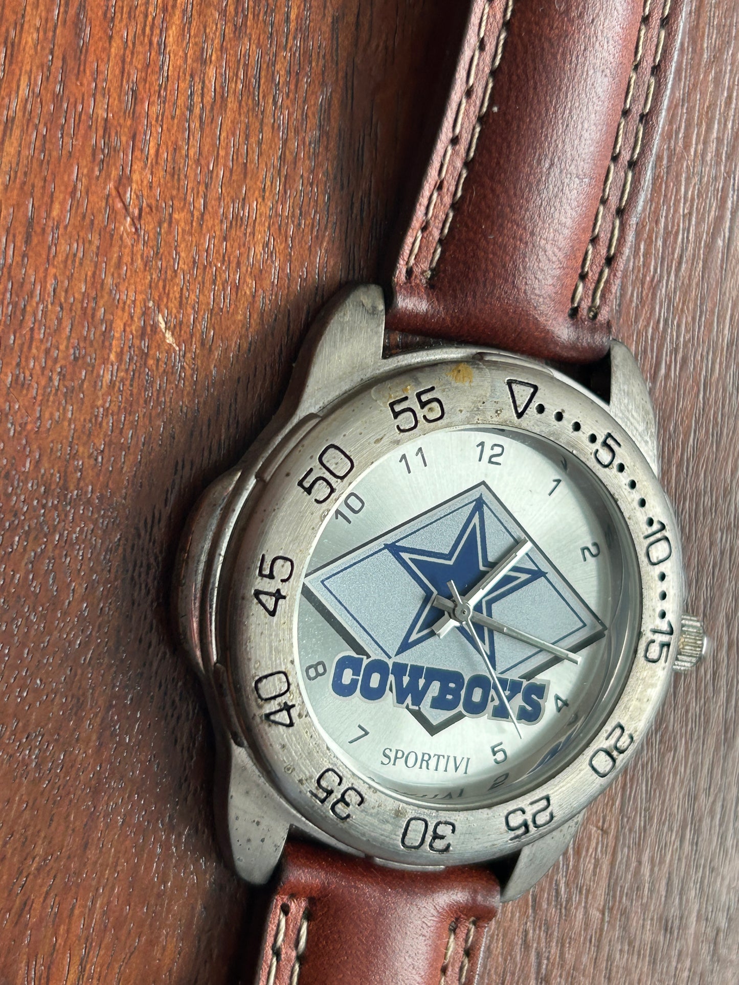 Vintage Cowboys Football Sports Illustrated Mens Wristwatch Quartz