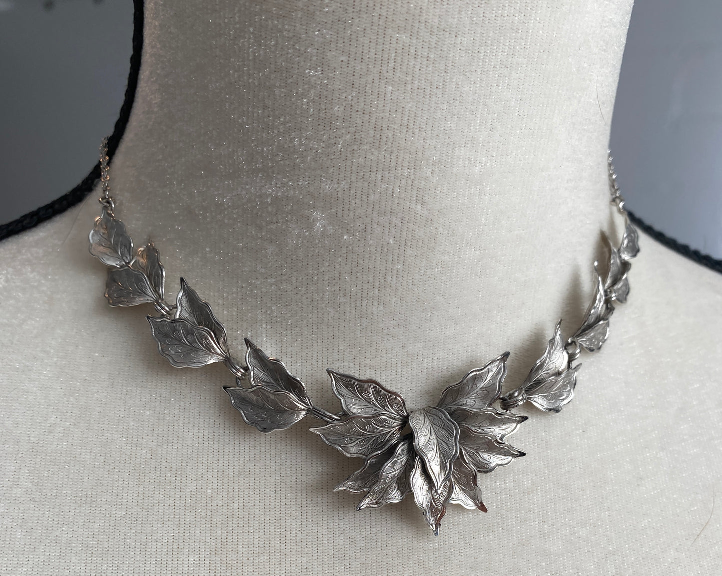 Vintage Signed Wells Sterling Silver 925 Leaf Adjustable Necklace