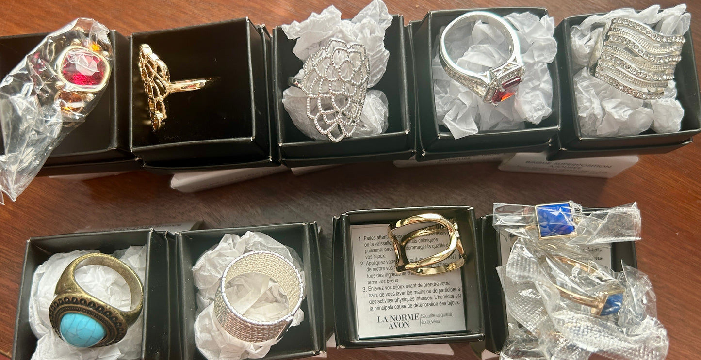 Lot of 11 Avon Rings Some New in Box All Sz 10 Cocktail Rhinestone Silver Gold