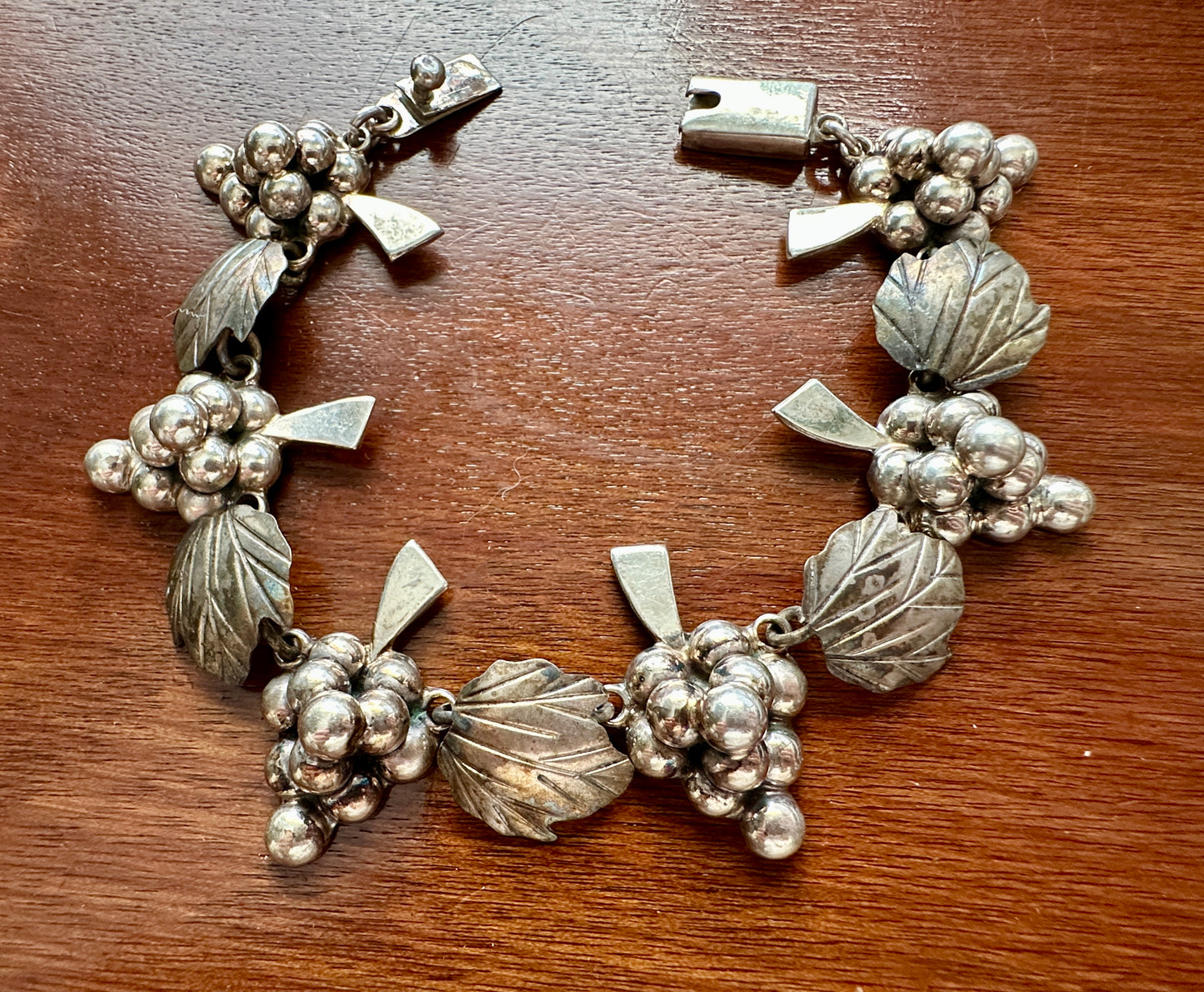 Heavy Vintage Taxco TC-294 Sterling Silver 925 Grape Cluster Leaf Panel Bracelet