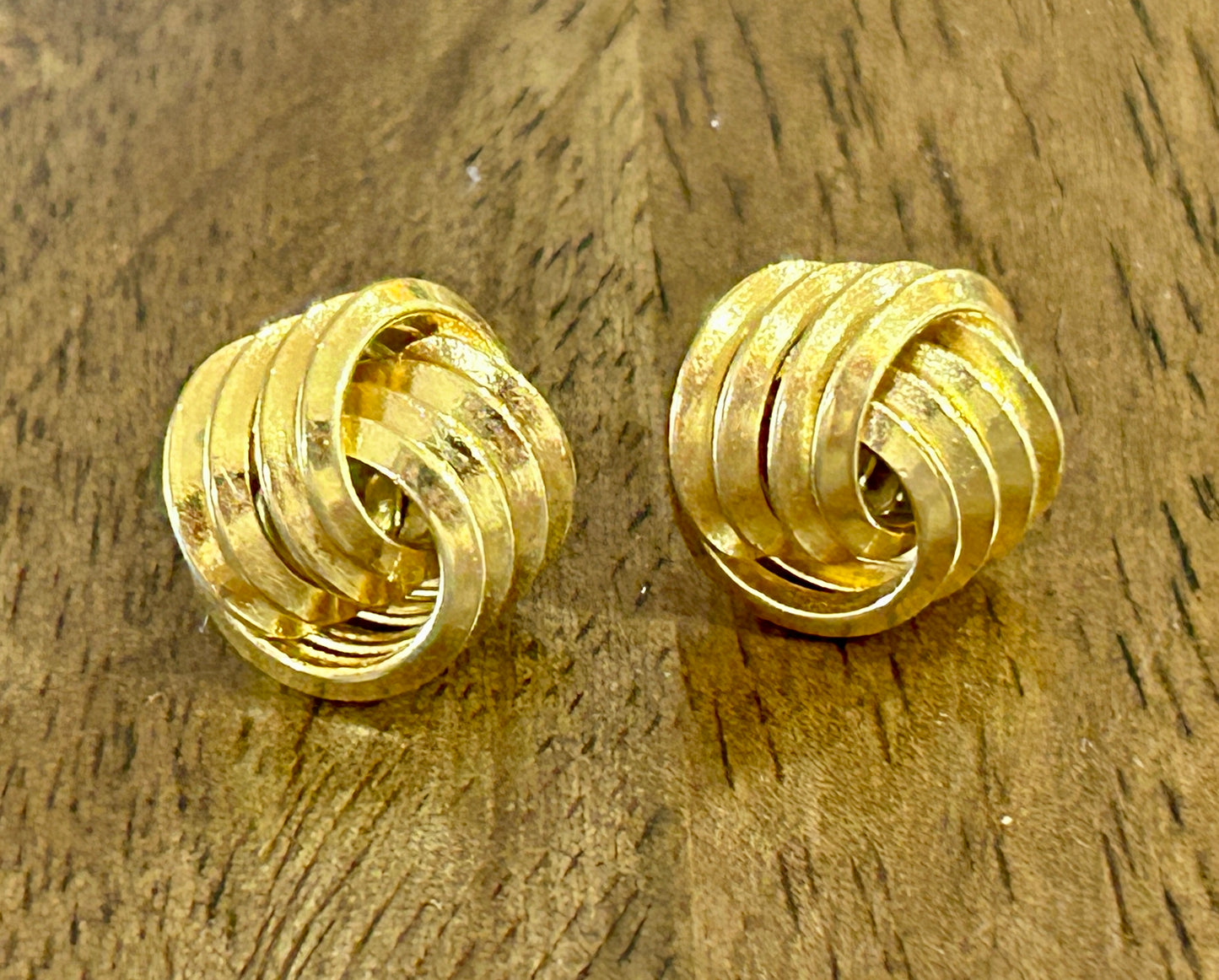 Vintage 80's Gold Tone Knot Pierced Earrings