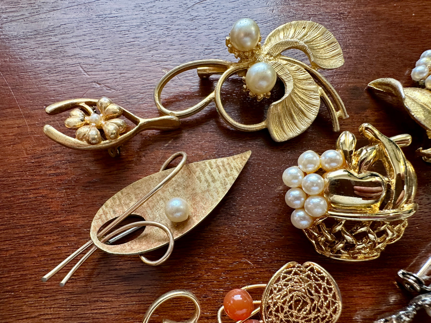 Vintage Gold Tone Brooch Pin Lot Faux Pearl Cabochon Bead Heart Starburst Flower