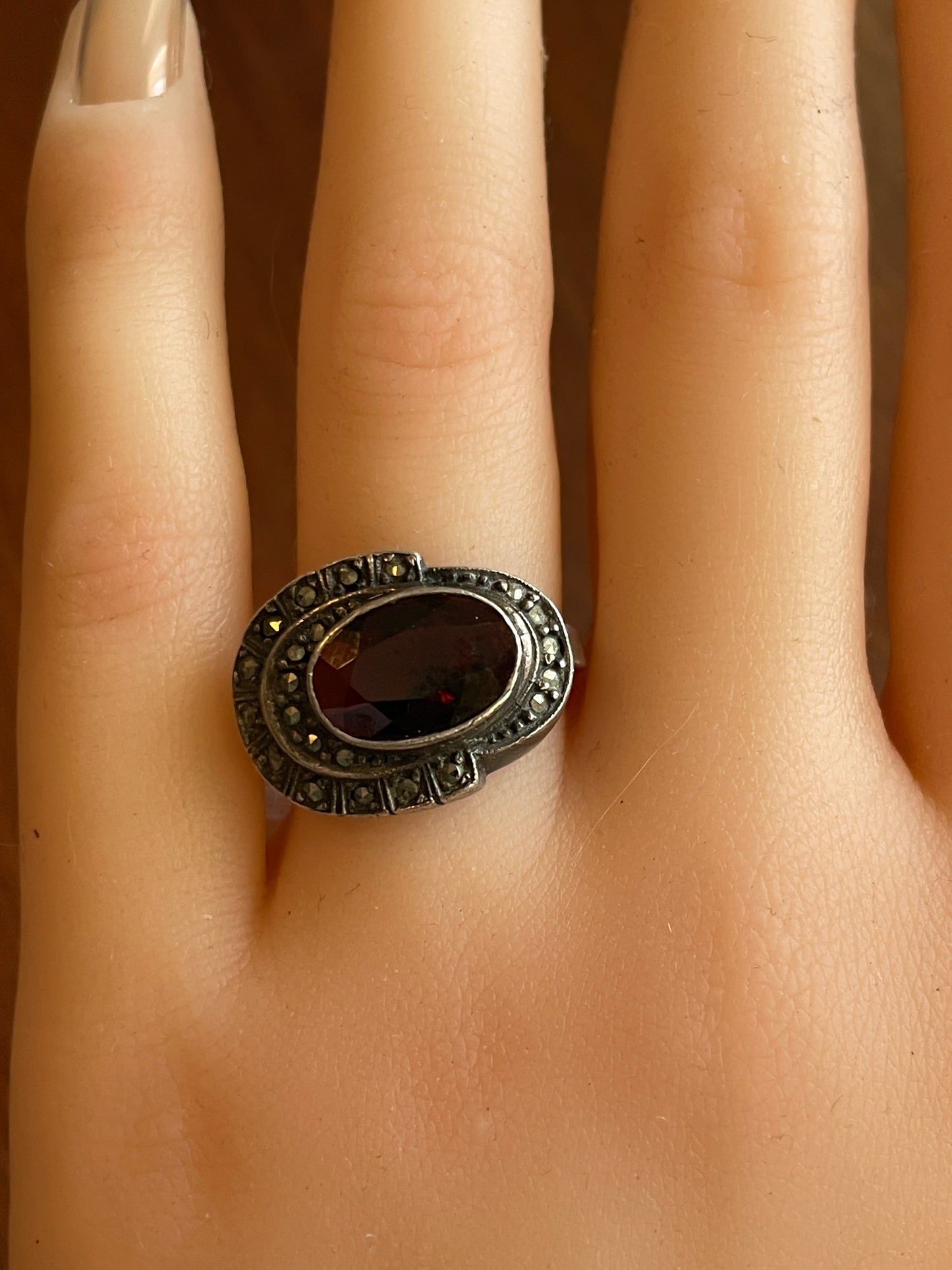 Vintage Sterling Silver 925 Ring Oval Garnet Marcasite Sz 7.75