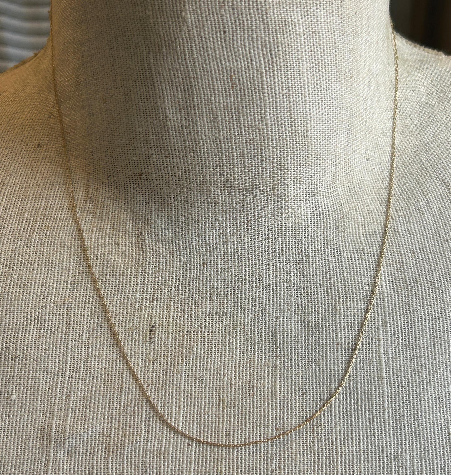 10k Yellow Gold Thin Chain Link Necklace 19" Long