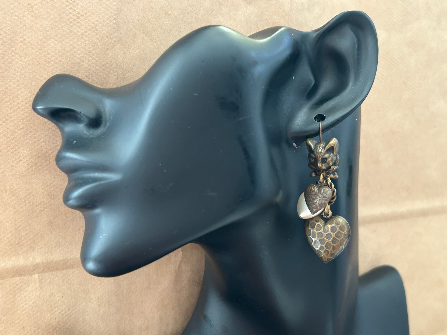 Bronze Tone Faux Pearl Puffy Hammered Heart Cat Kitty Dangly Earrings