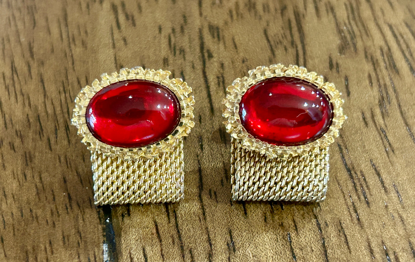 Vintage MCM Midcentury Anson Mesh Gold Tone Red Cabochon Cuff Links