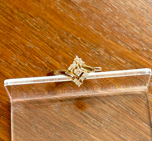 Dainty Vintage 10k Yellow Gold Diamond Cluster Ring Sz 6.75