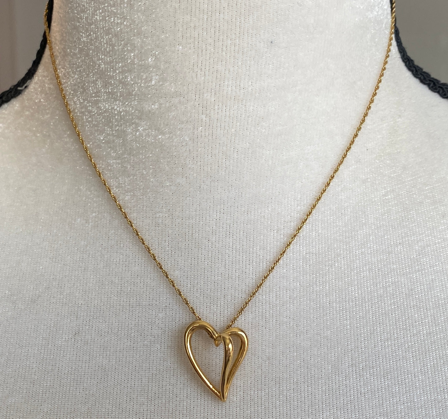 Vintage Gold Tone Metal Heart Cage Chain Necklace Pendant