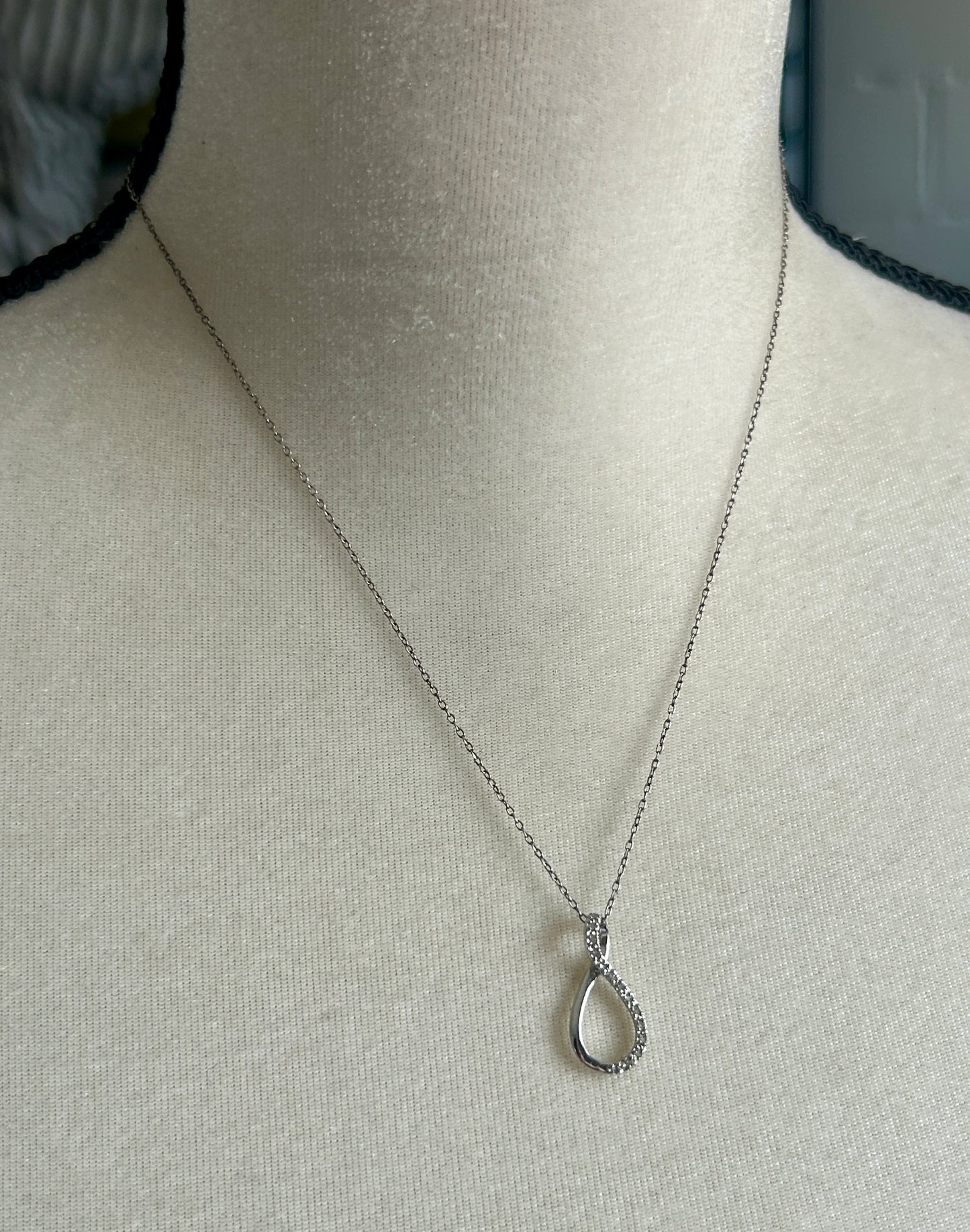 Sterling Silver 925 18" Long Chain Diamond Infinity Loop Pendant Necklace