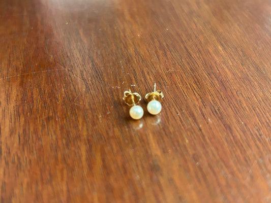 JCM 14k Yellow Gold 4mm Pearl Stud Pierced Earrings