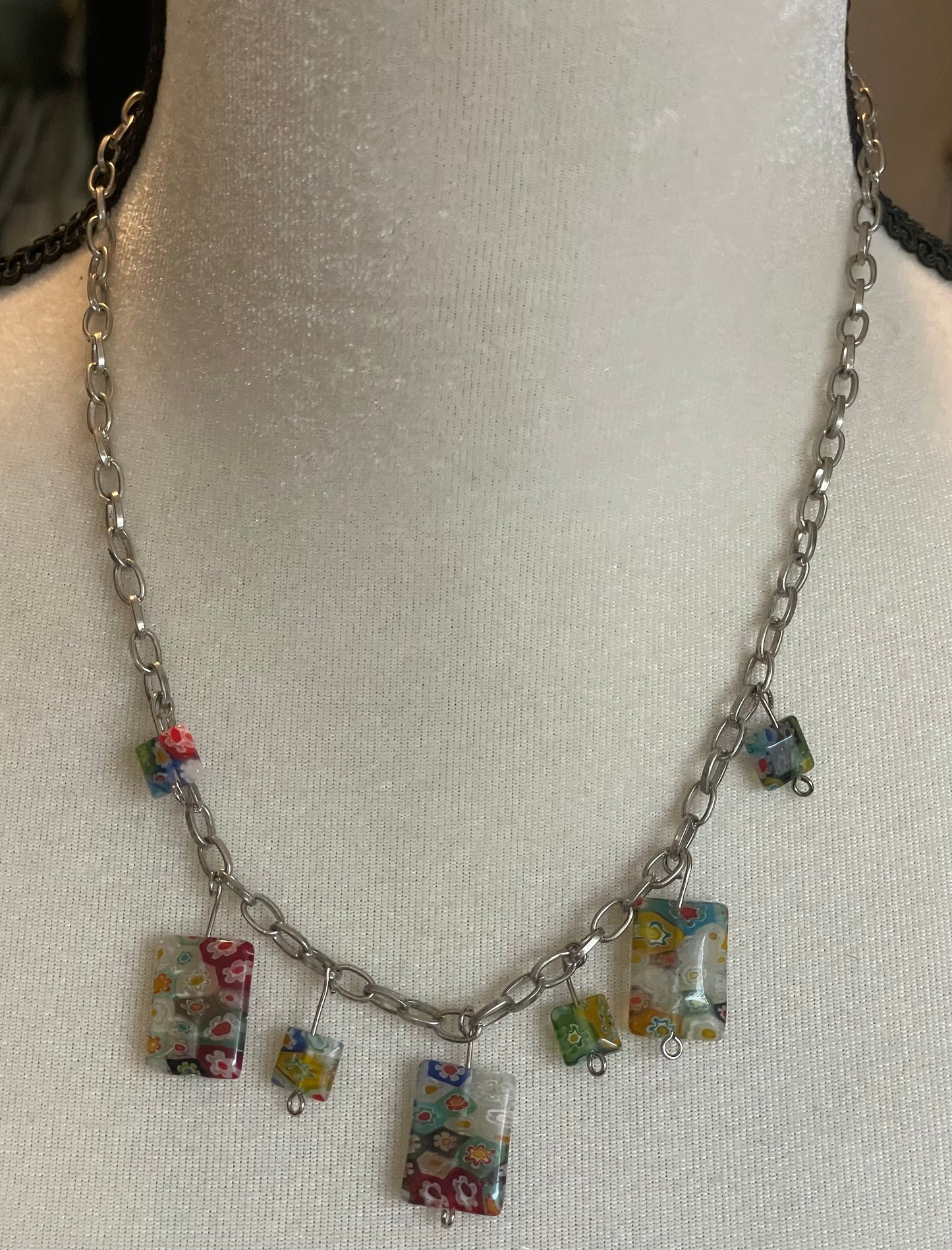 Vintage Silver Tone Chain Necklace Resin Beads Psychedelic Floral Pattern