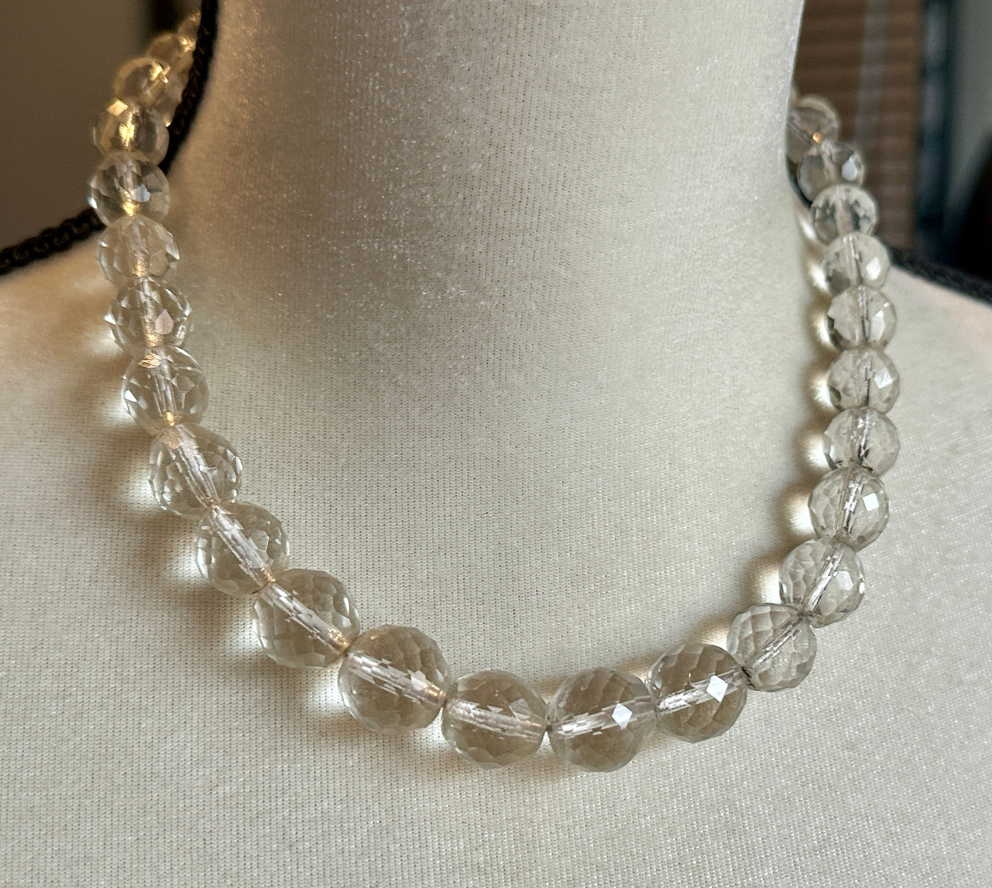 Vintage Faceted Glass Bead Graduating Size Single Strand Necklace Adjustable
