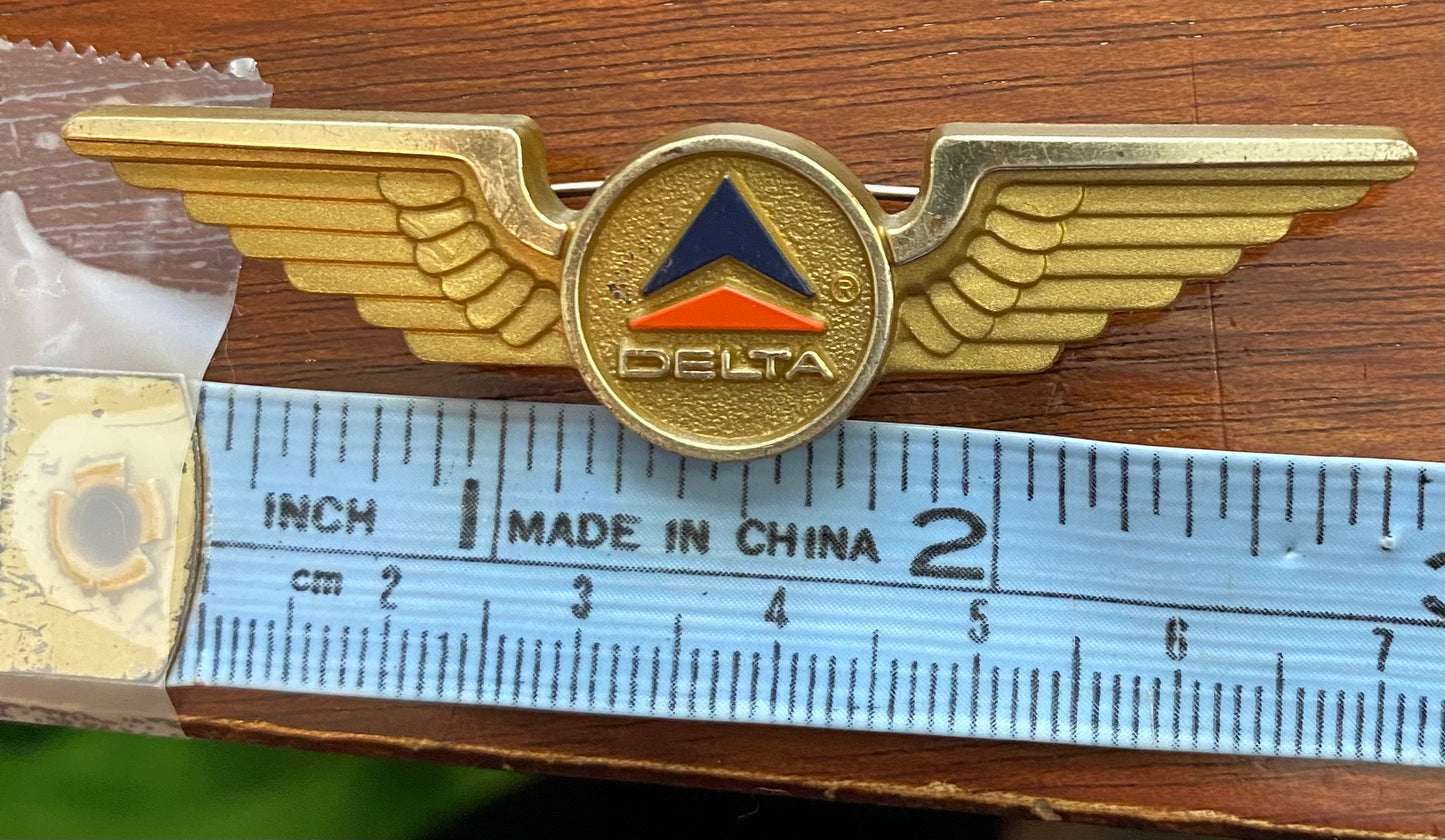 Vintage Gold Tone Plastic Delta Airplane Wings Brooch Pin Stoffel Pilot