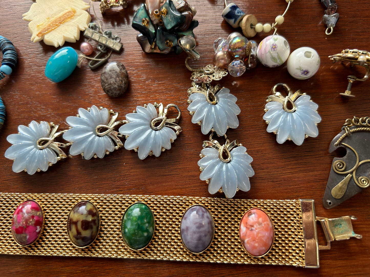 Vintage Craft Harvest Bead Jewelry Lot Glass Cabochon Celluloid Thermoset & More