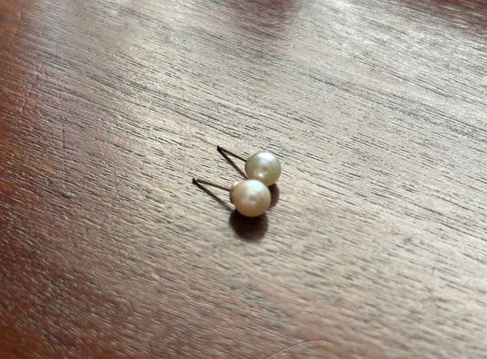 14k Yellow Gold 6mm Ivory Pearl Stud Pierced Earrings